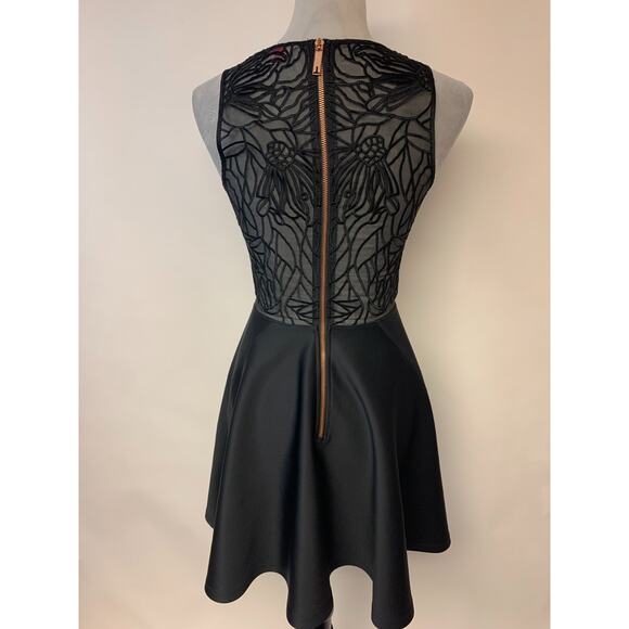 Ted Baker Dress Size 1 (XS) Black Vemma Lace Skater Mini Edgy Sheer Trendy - Picture 3 of 11